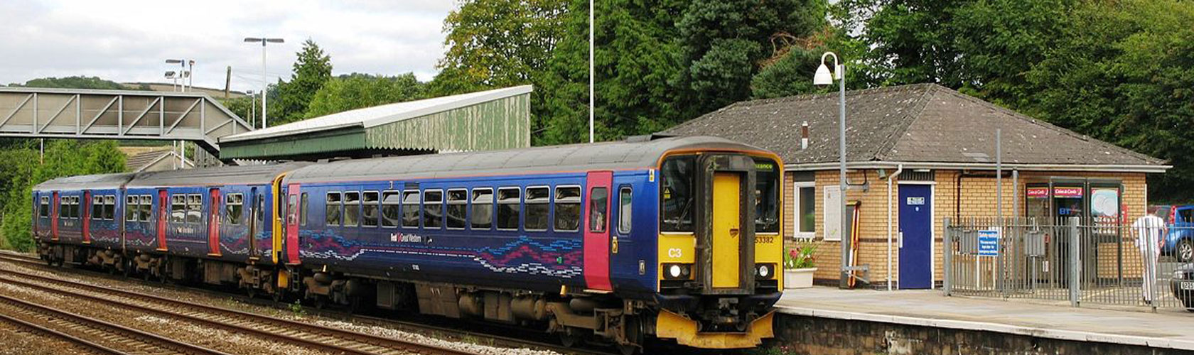 Totnes railway station taxi service